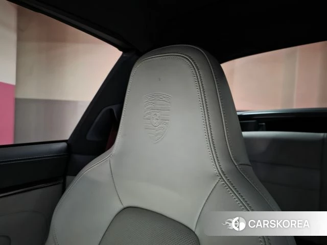 Porsche 911(992) id 4617799 из Кореи 13