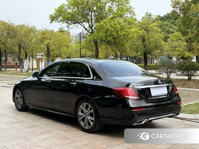 Mercedes-Benz E-class id 3882521 из Китая 13