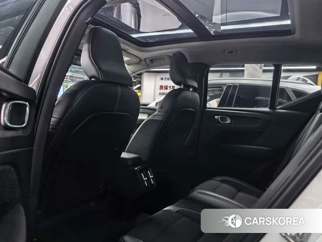 Volvo XC40 id 4219857 из Китая 7