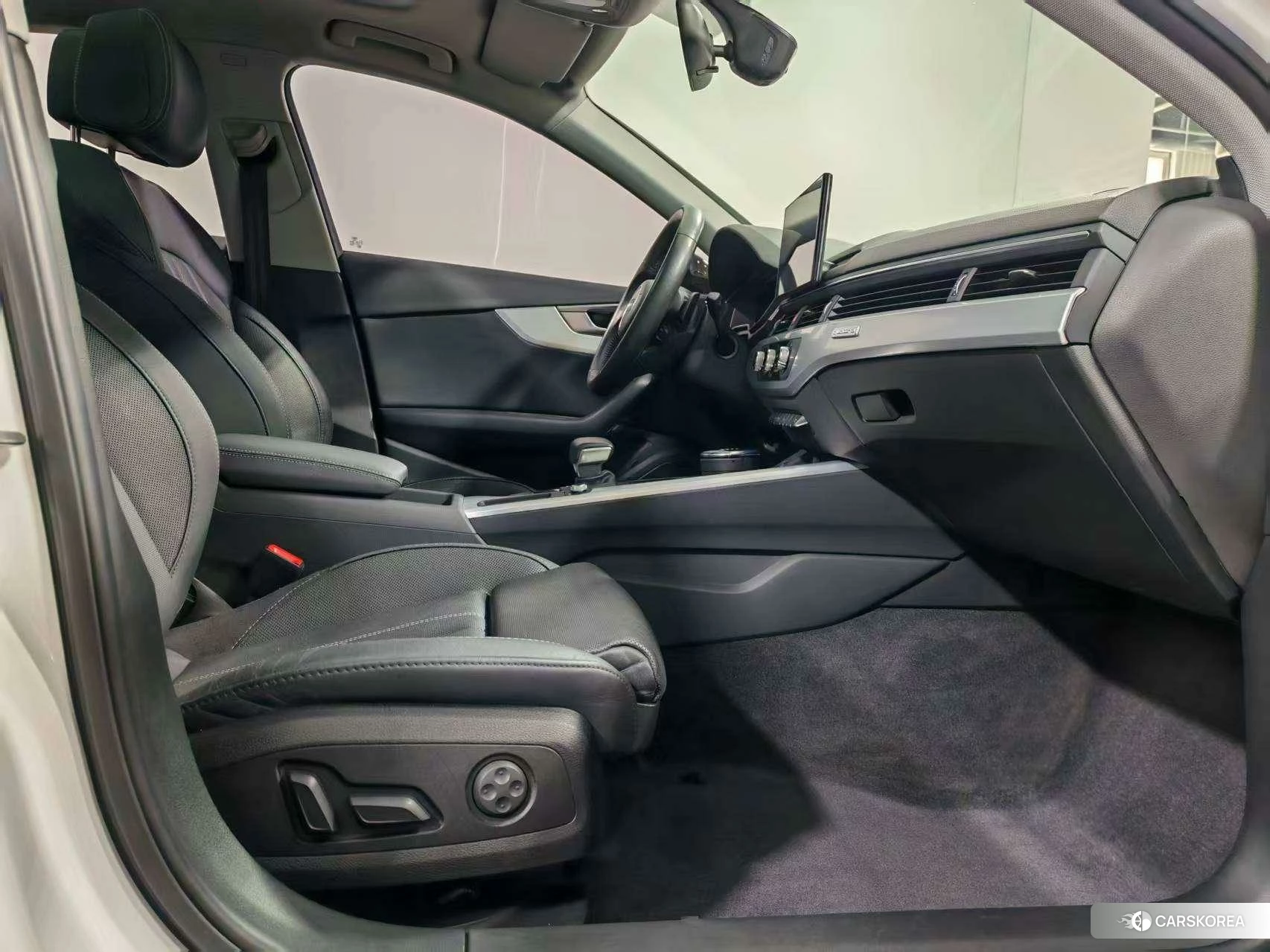 Audi A4L id 4455535 из Китая 14