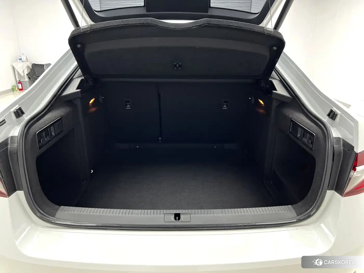 Skoda Superb id 4679796 из Китая 12