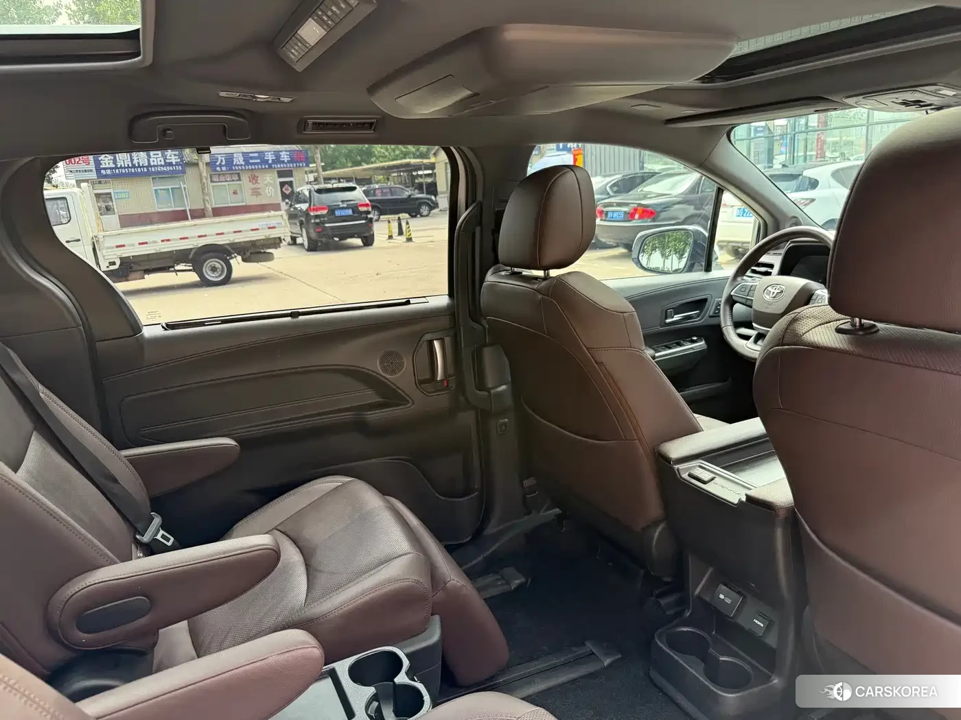 Toyota Sienna id 4634713 из Китая 16