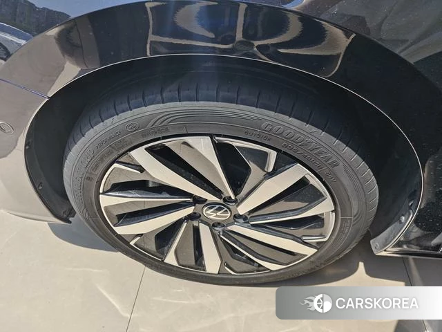 Volkswagen Passat id 4277548 из Китая 11