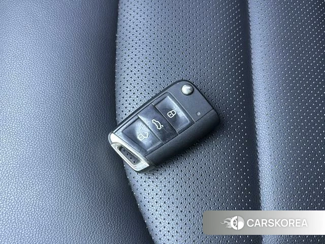 Volkswagen Tuyue id 4242564 из Китая 17