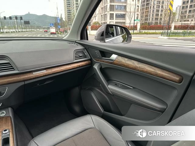 Audi Q5L id 4260606 из Китая 21