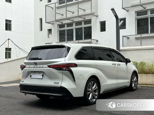 Toyota Saina id 4359099 из Китая 18
