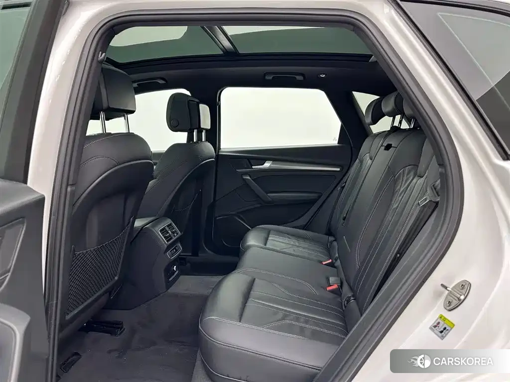 Audi Q5L id 4629610 из Китая 26