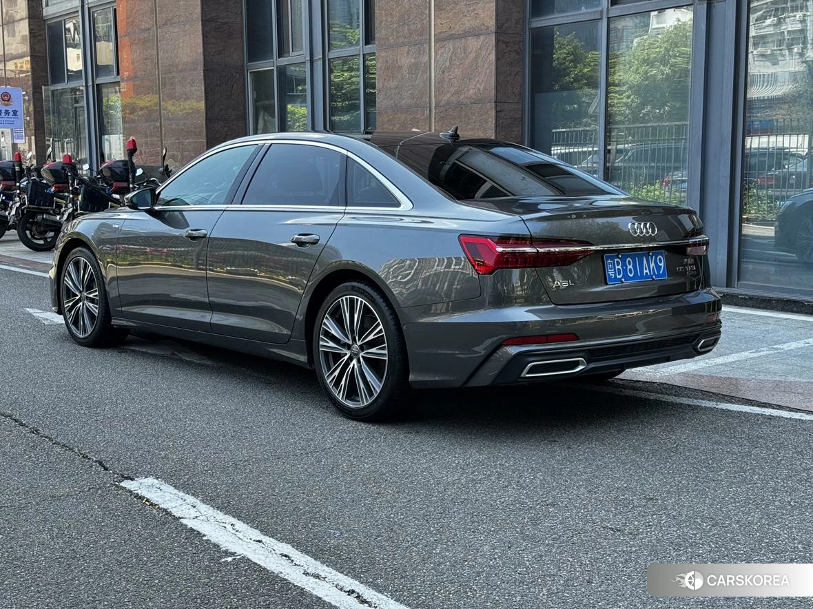 Audi A6L id 4440855 из Китая 18