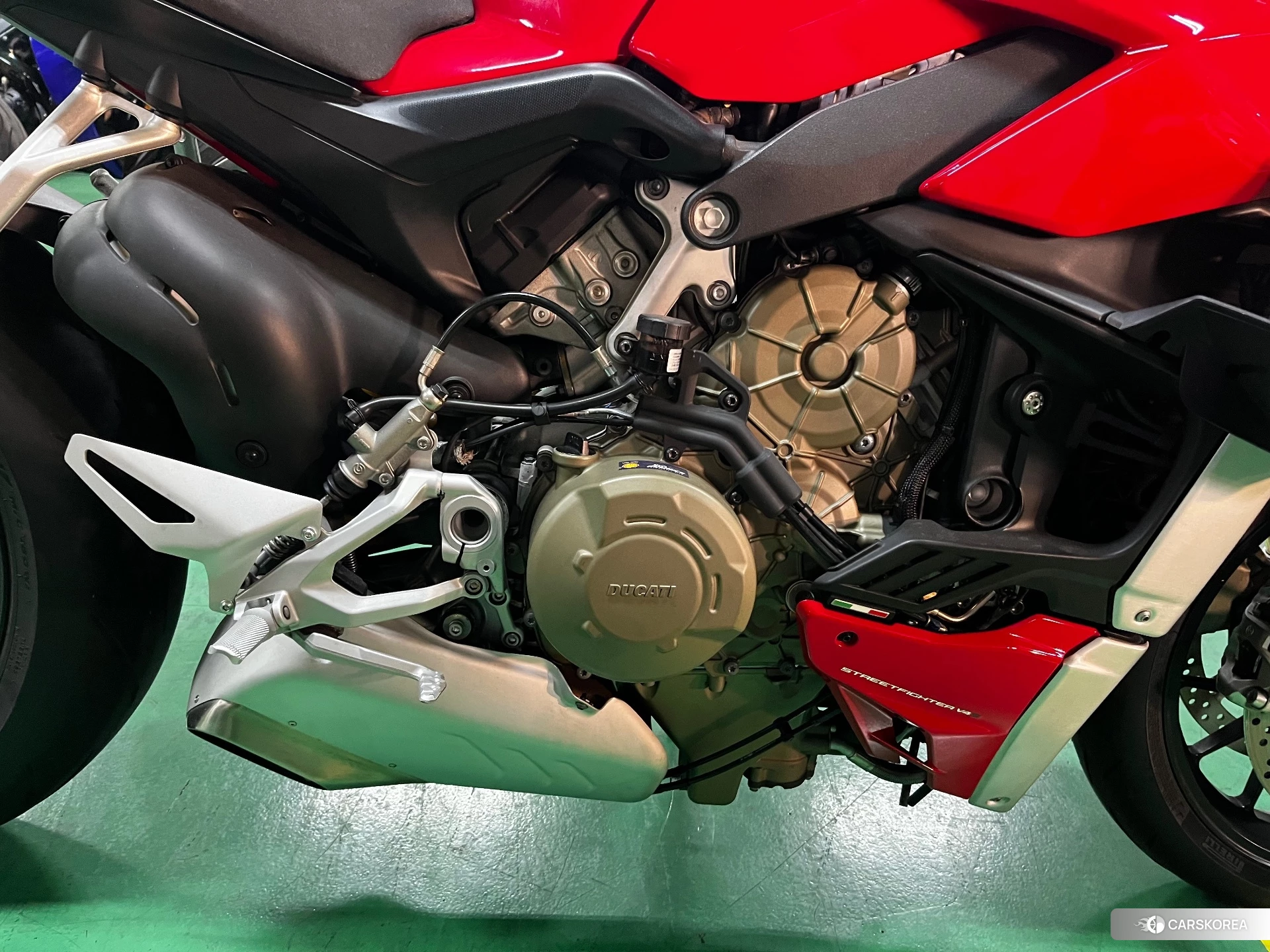 Ducati STREETFIGHTER V4 S id 4238034 из Японии 7