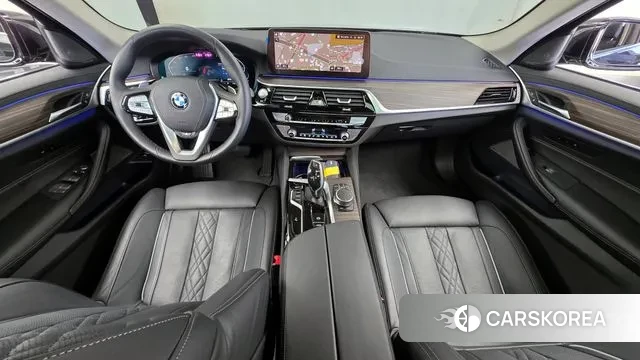 BMW 5 Series (G30) id 3354473 из Кореи 17