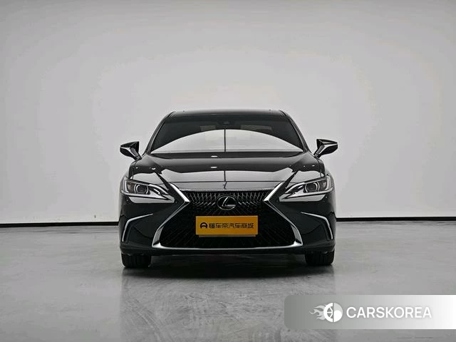 Lexus ES id 4290479 из Китая 17
