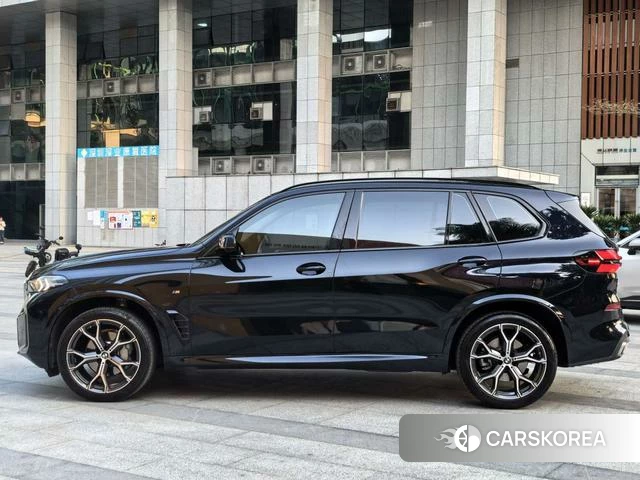 BMW X5 id 3902077 из Китая 15