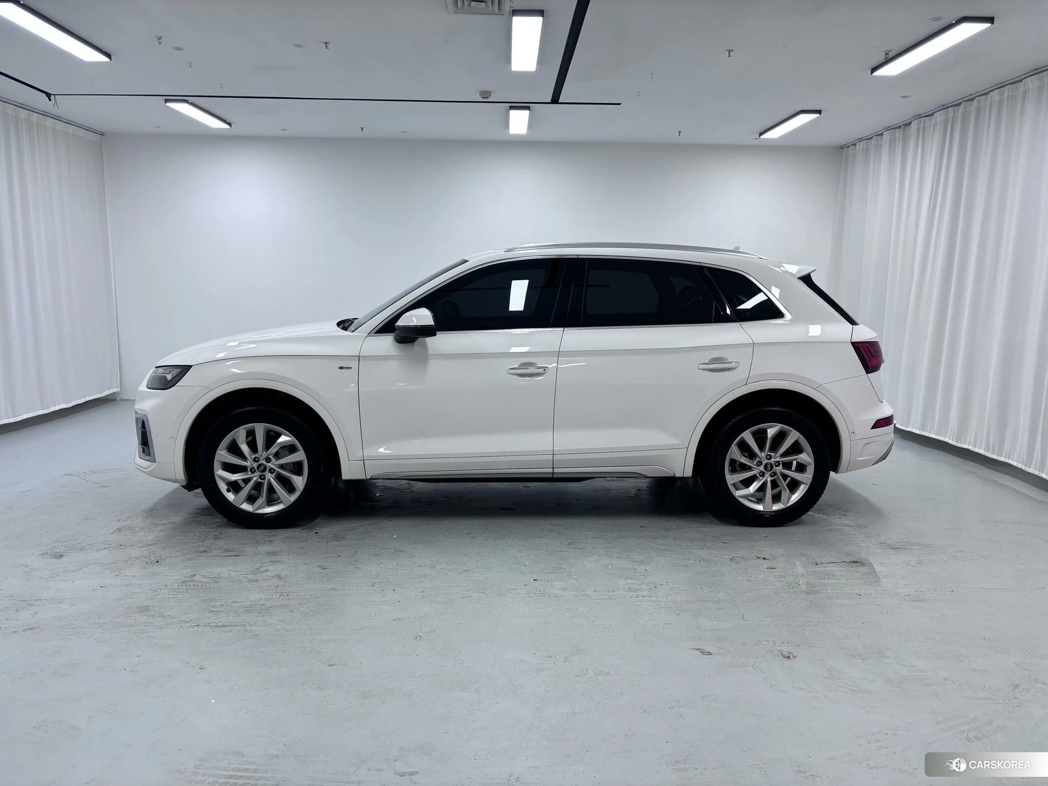 Audi Q5L id 4473379 из Китая 17