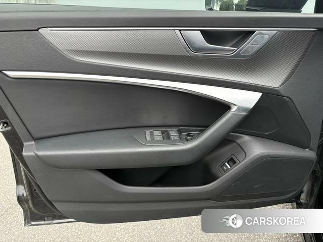 Audi A6L id 4359130 из Китая 22