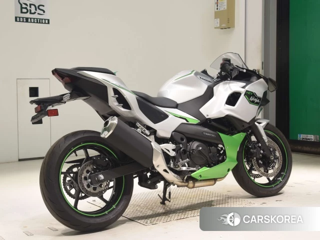 Проданный Kawasaki NINJA 7 HYBRID 2025 из Японии, фото 2