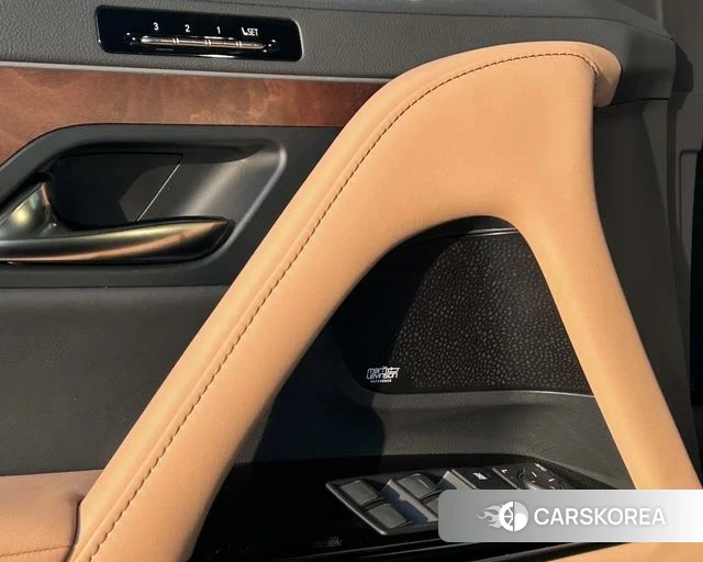Lexus LX id 4275892 из Китая 7