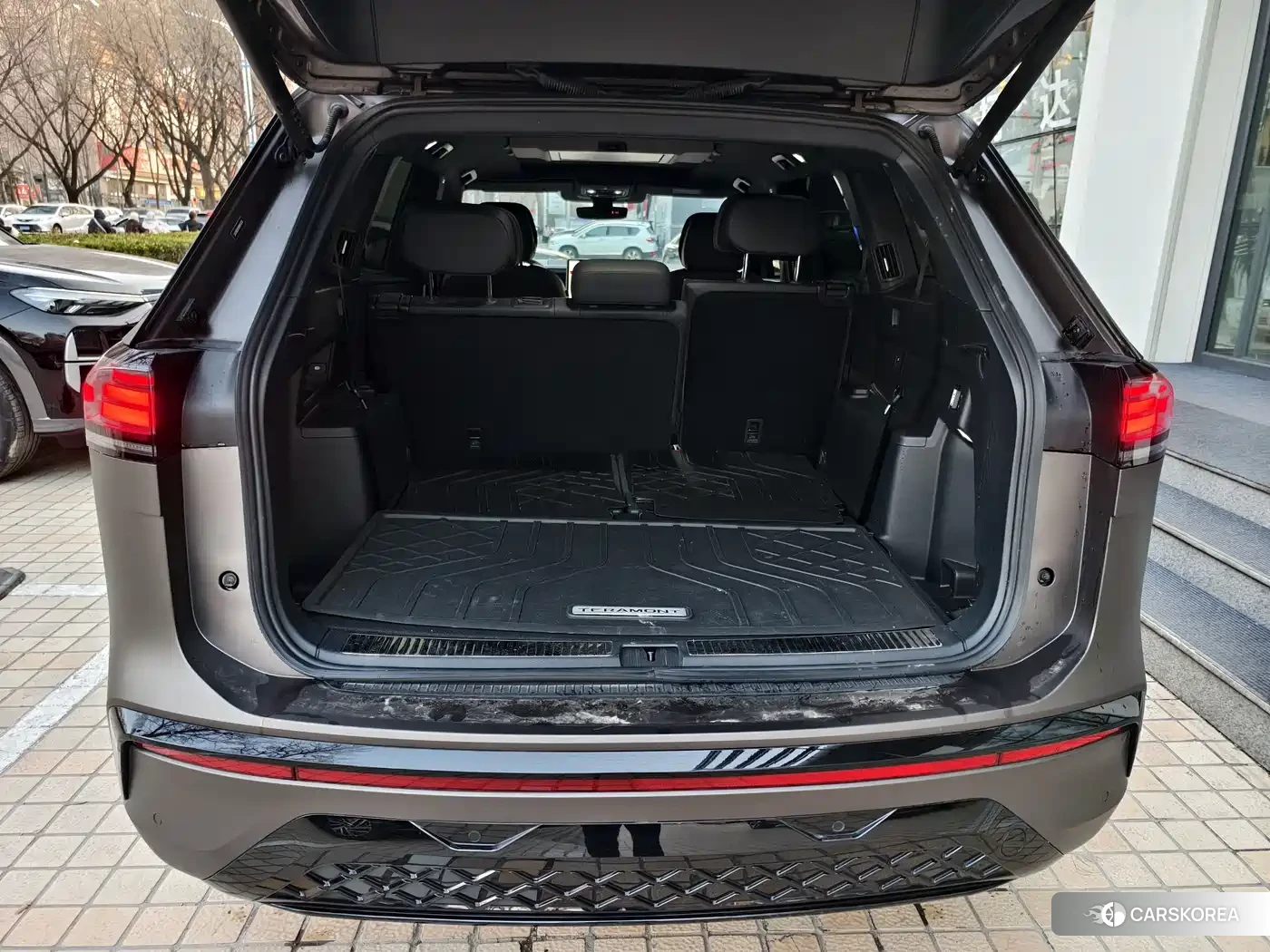 Volkswagen Touareg id 4599545 из Китая 7