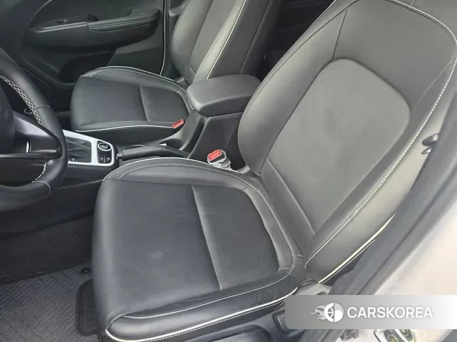 Hyundai Venue id 3676662 из Кореи 13