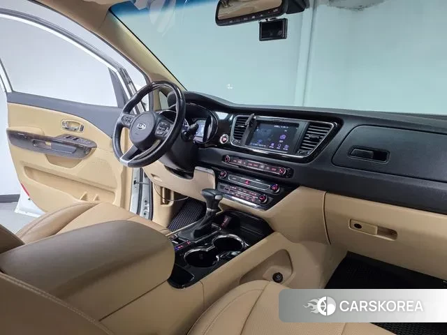 Kia The New Carnival id 3621874 из Кореи 17