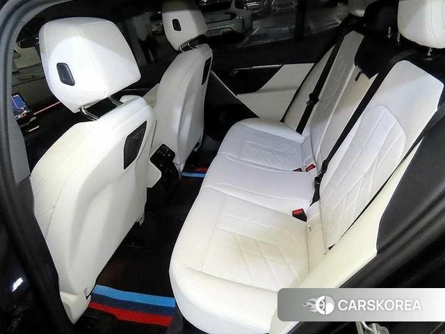 BMW 5 Series (G60) id 3963787 из Кореи 17