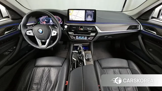 BMW 5 Series (G30) id 3649599 из Кореи 17