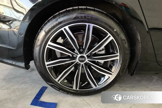 Audi A6L id 3945078 из Китая 14