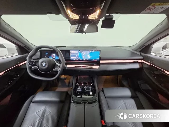 BMW 5 Series (G60) id 2983953 из Кореи 16