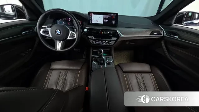 BMW 5 Series (G30) id 3044582 из Кореи 17