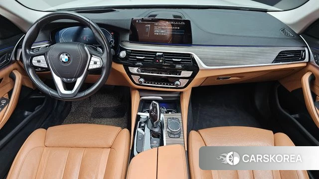 BMW 5 Series (G30) id 4429947 из Кореи 29