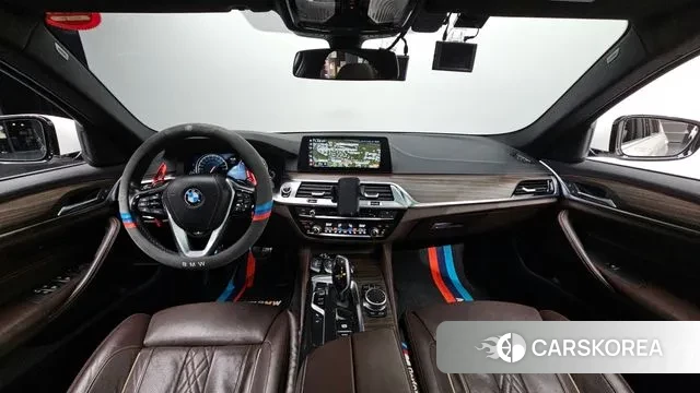 BMW 5 Series (G30) id 3345422 из Кореи 17