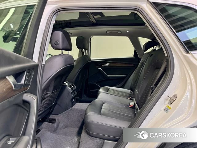 Audi Q5L id 3837333 из Китая 27