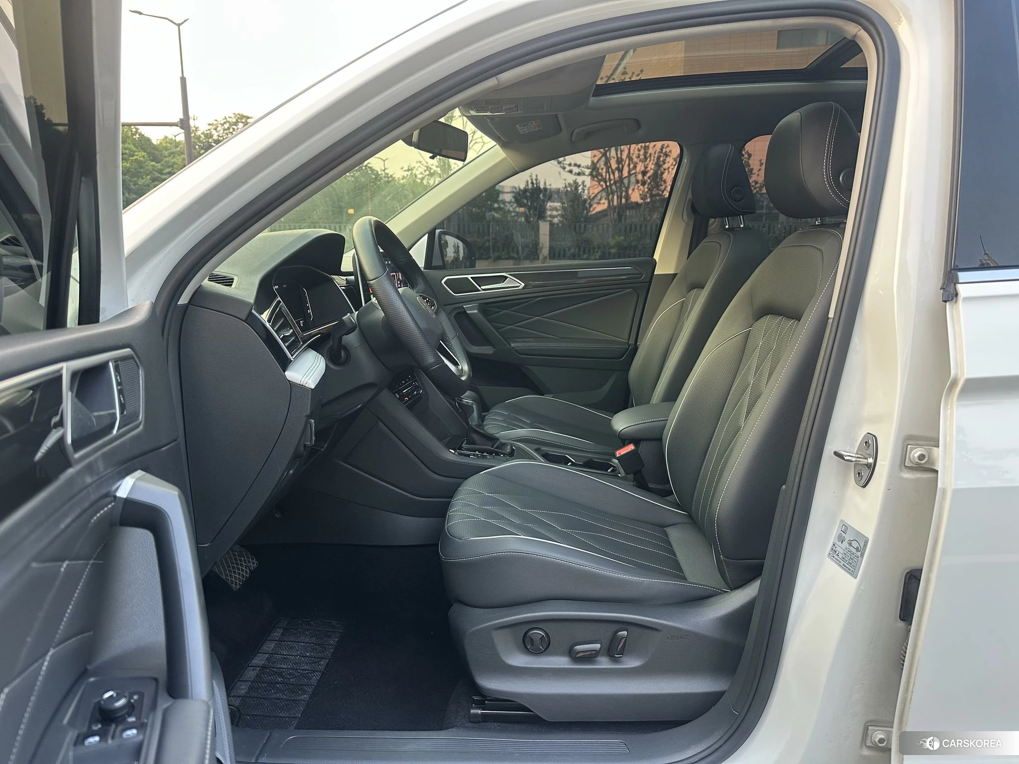 Volkswagen Tiguan L id 4405875 из Китая 7