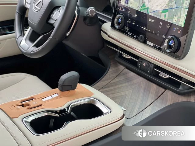 Lexus LM id 4278813 из Китая 15