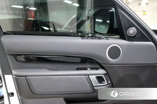 Land Rover Discovery 5 id 4610357 из Кореи 17