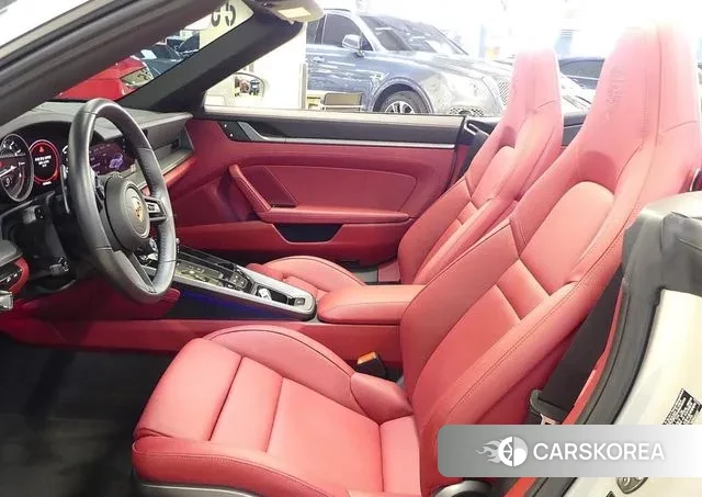 Porsche 911(992) id 3614822 из Кореи 17