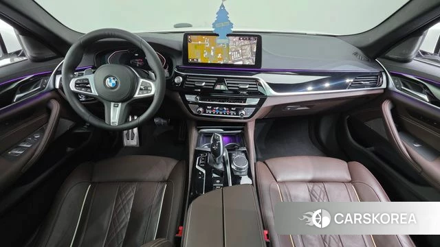 BMW 5 Series (G30) id 3839940 из Кореи 17