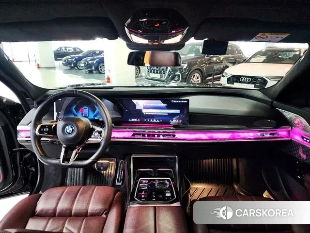 BMW i7 (G70) id 3452478 из Кореи 17