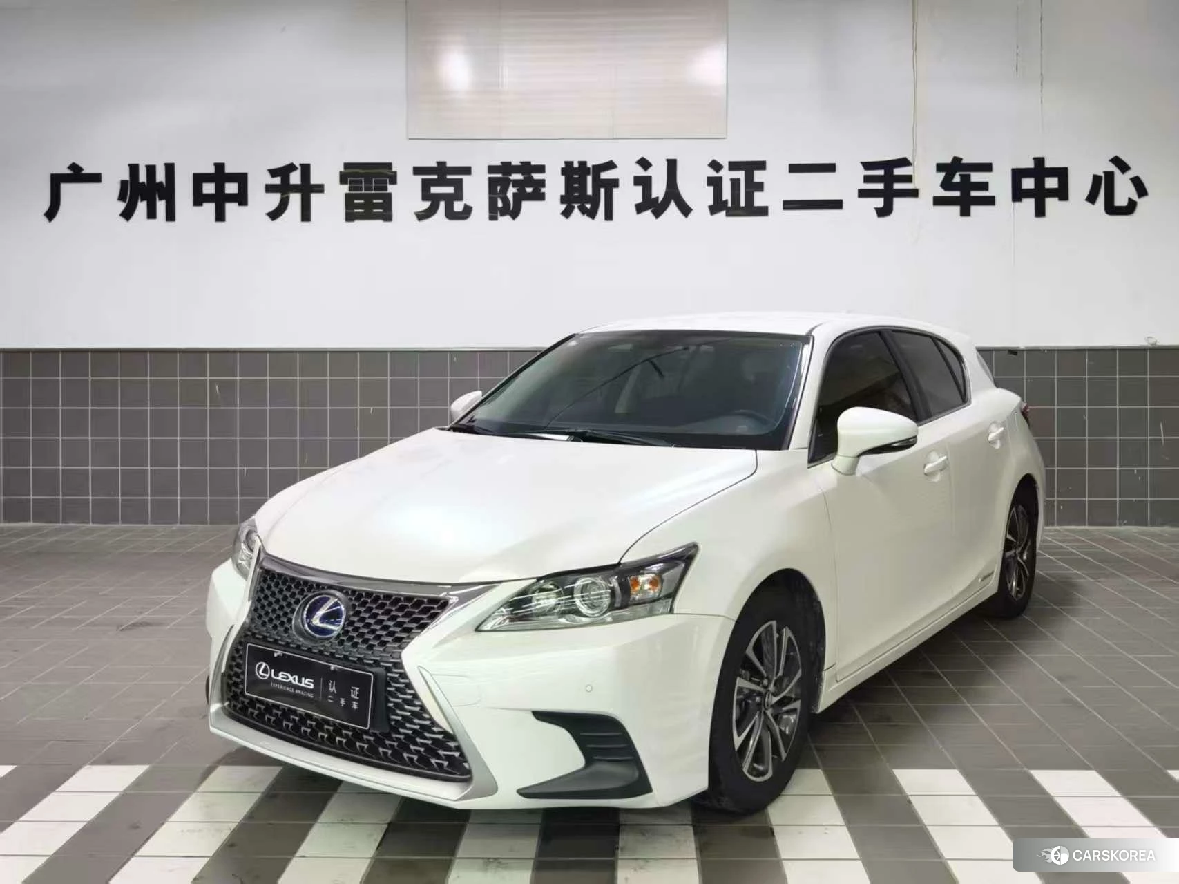 Lexus CT id 4420340 из Китая 18