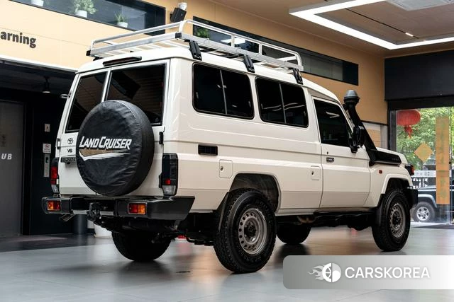 Toyota Land Cruiser 70 Series id 4239748 из Китая 15