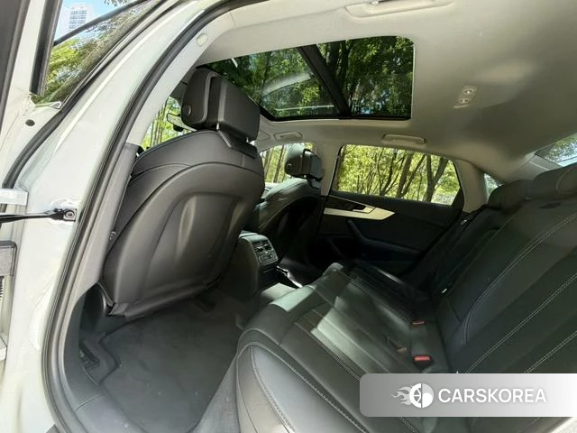 Audi A4L id 4301460 из Китая 10