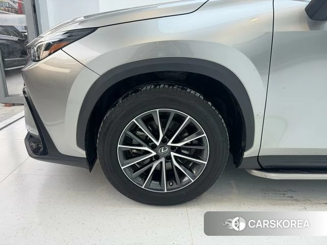 Lexus NX id 4238588 из Китая 18