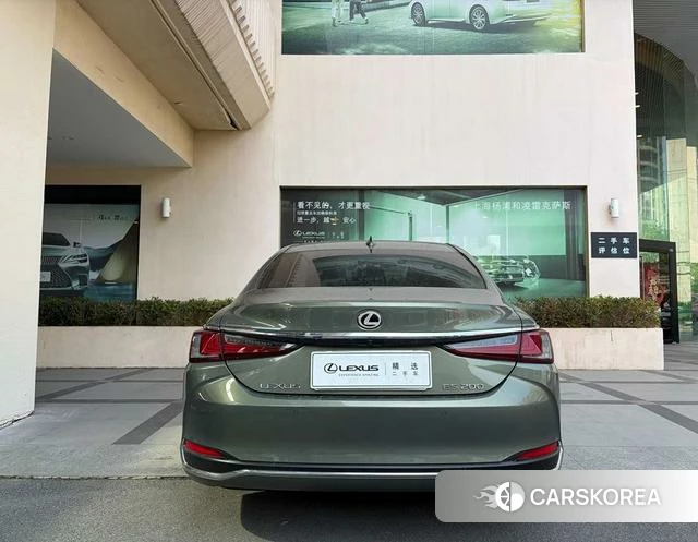 Lexus ES id 4276201 из Китая 12