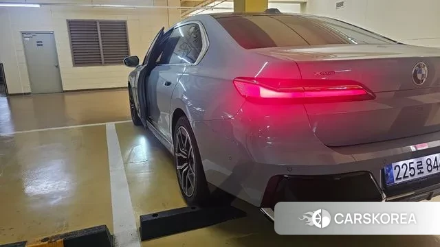 BMW 7 Series (G70) id 3706160 из Кореи 16