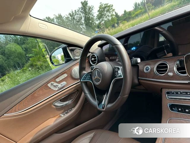 Mercedes-Benz E-class id 4359652 из Китая 20