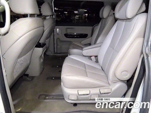 Kia The New Carnival id 2709962 из Кореи 17