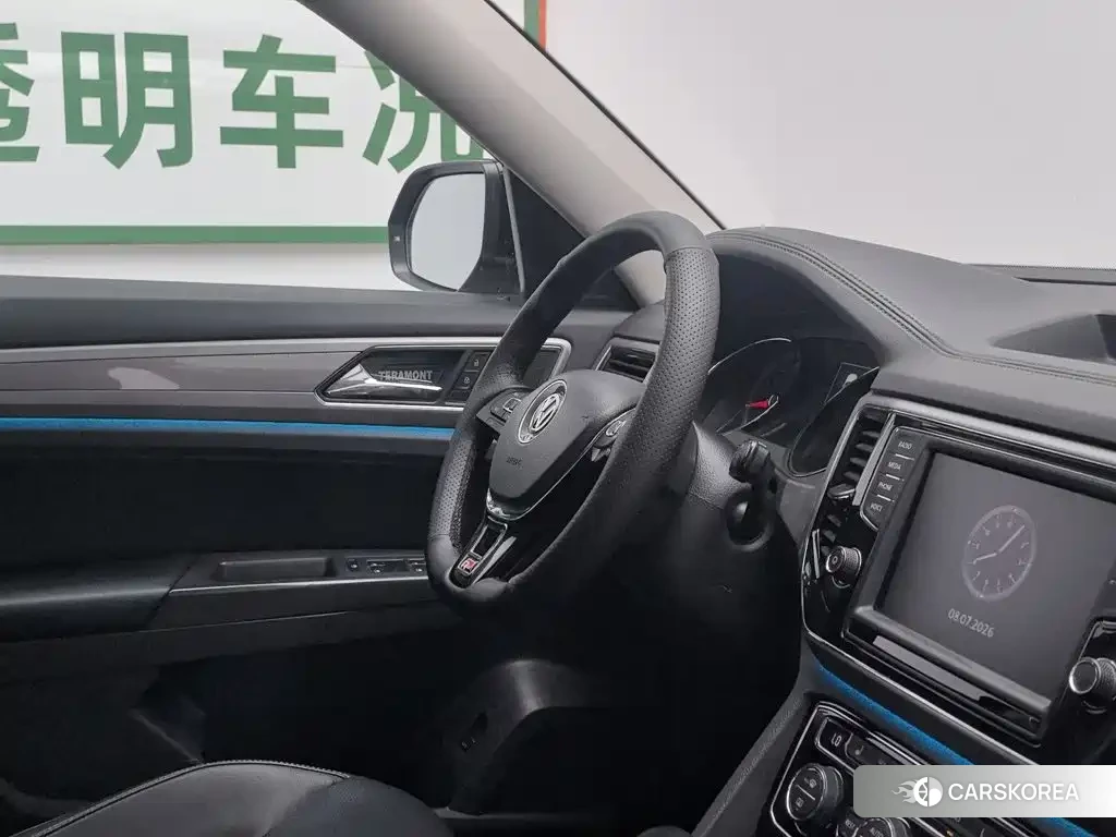 Volkswagen Touareg id 4599566 из Китая 21