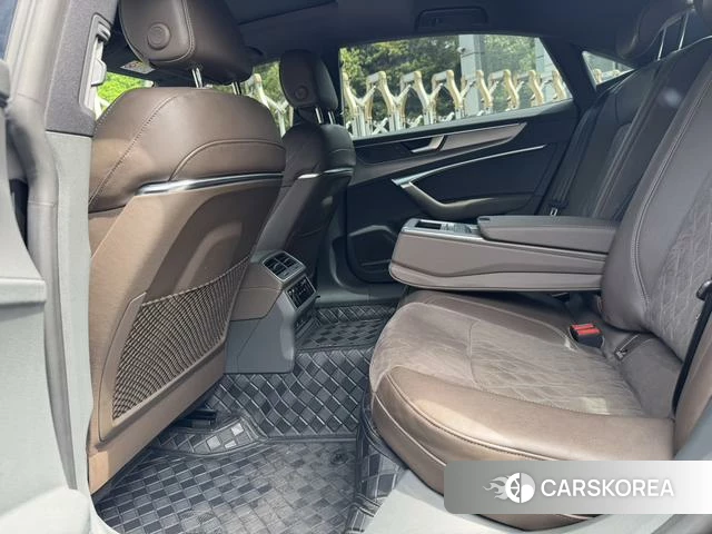 Audi A7L id 4219897 из Китая 15