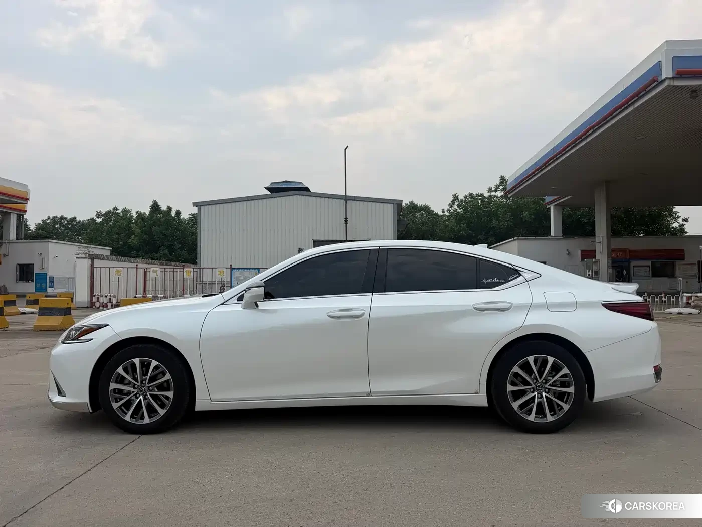 Lexus ES id 4515564 из Китая 16