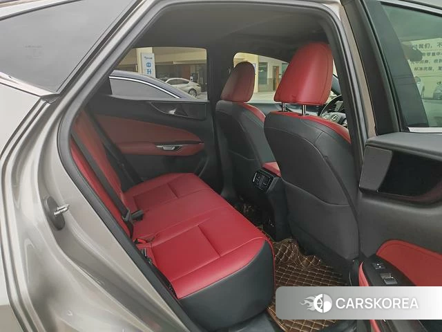 Lexus NX id 4262012 из Китая 9