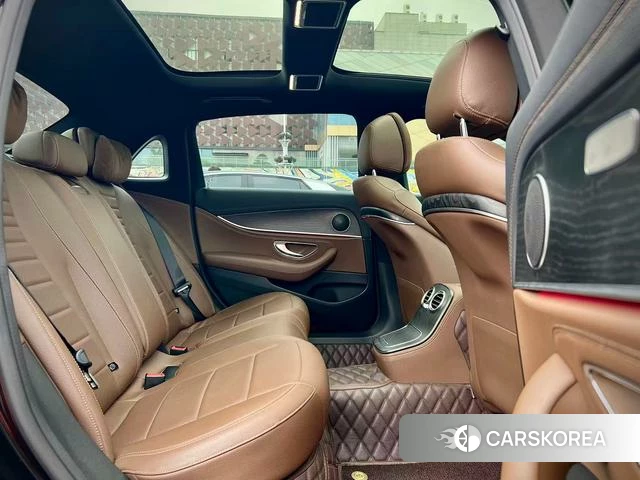 Mercedes-Benz E-class id 4297327 из Китая 11